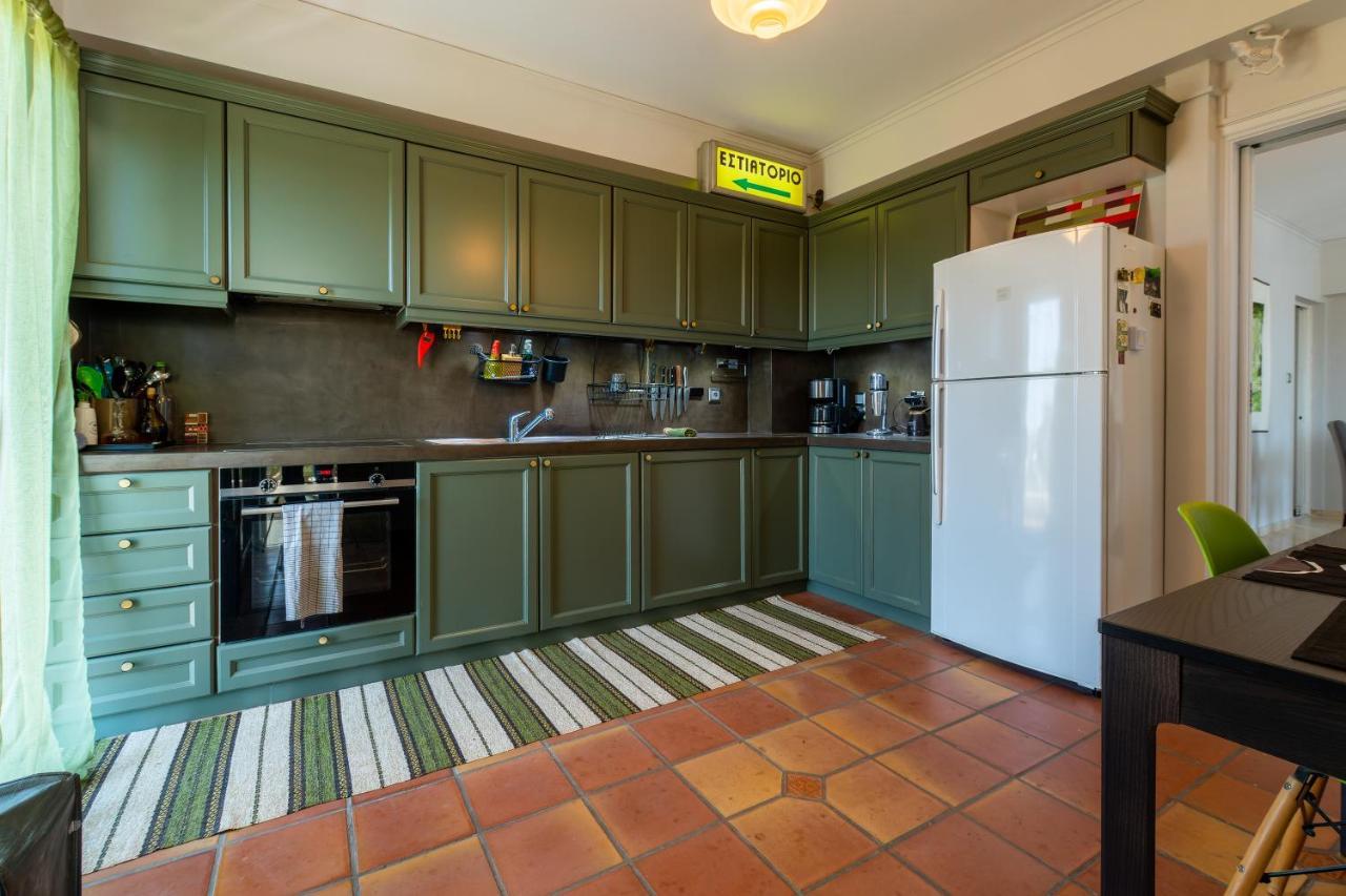 Spacious In Kavouri *