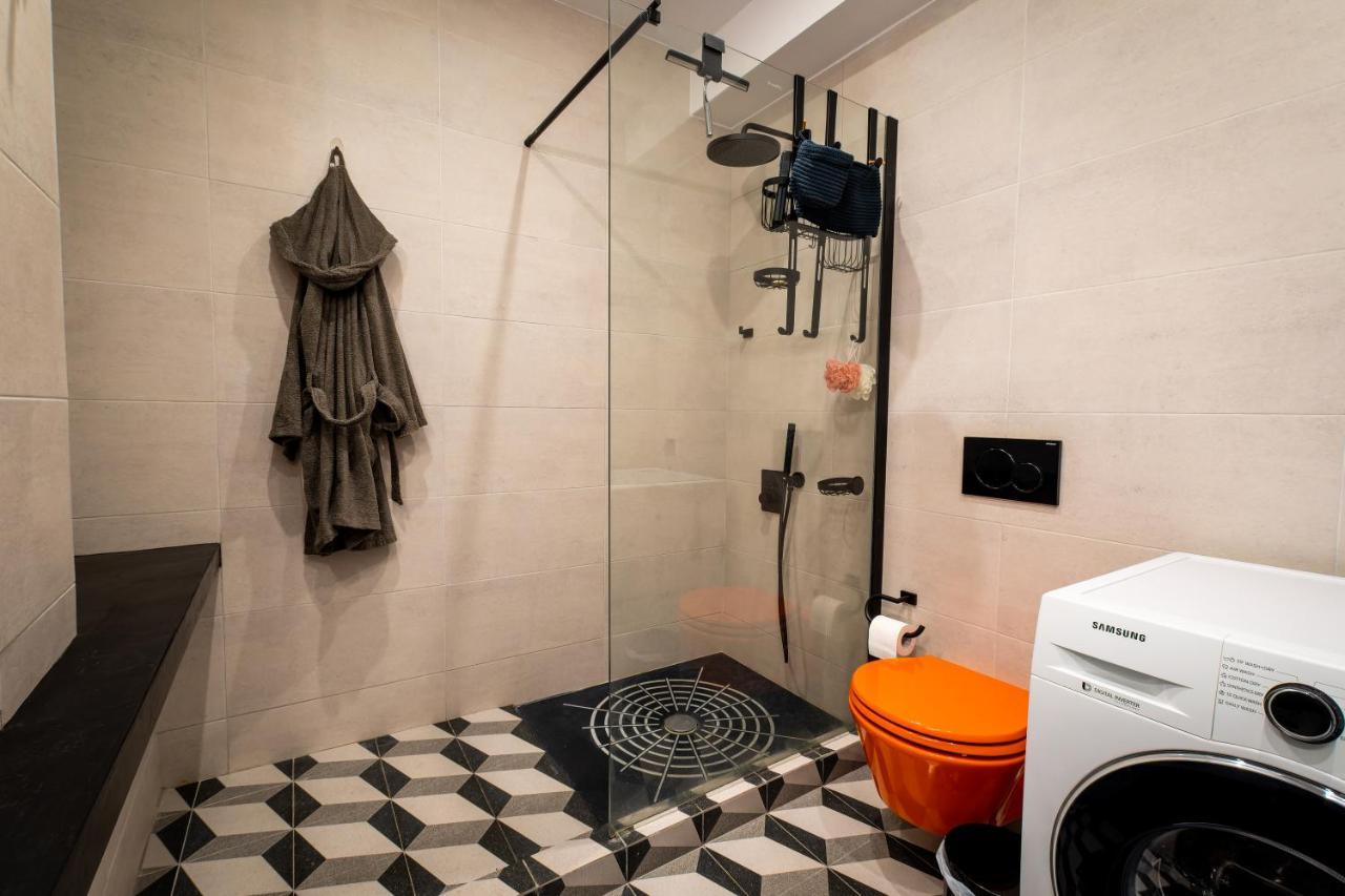 Spacious In Kavouri Apartment