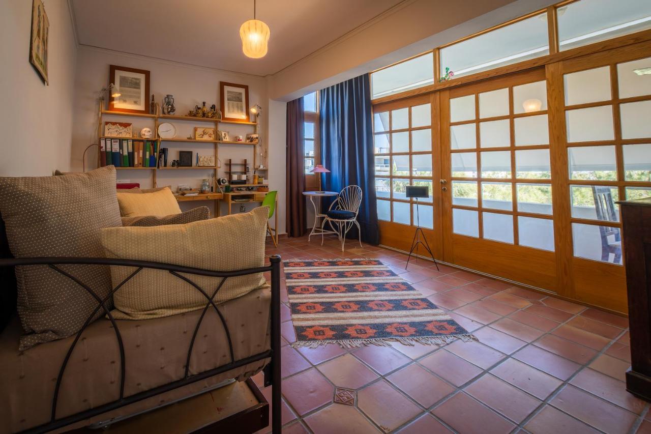Spacious In Kavouri Athens