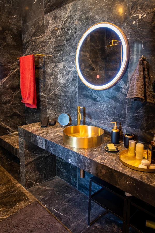 Spacious In Kavouri Athens